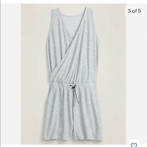 Breathe ON Cross Front V-Neck Romper